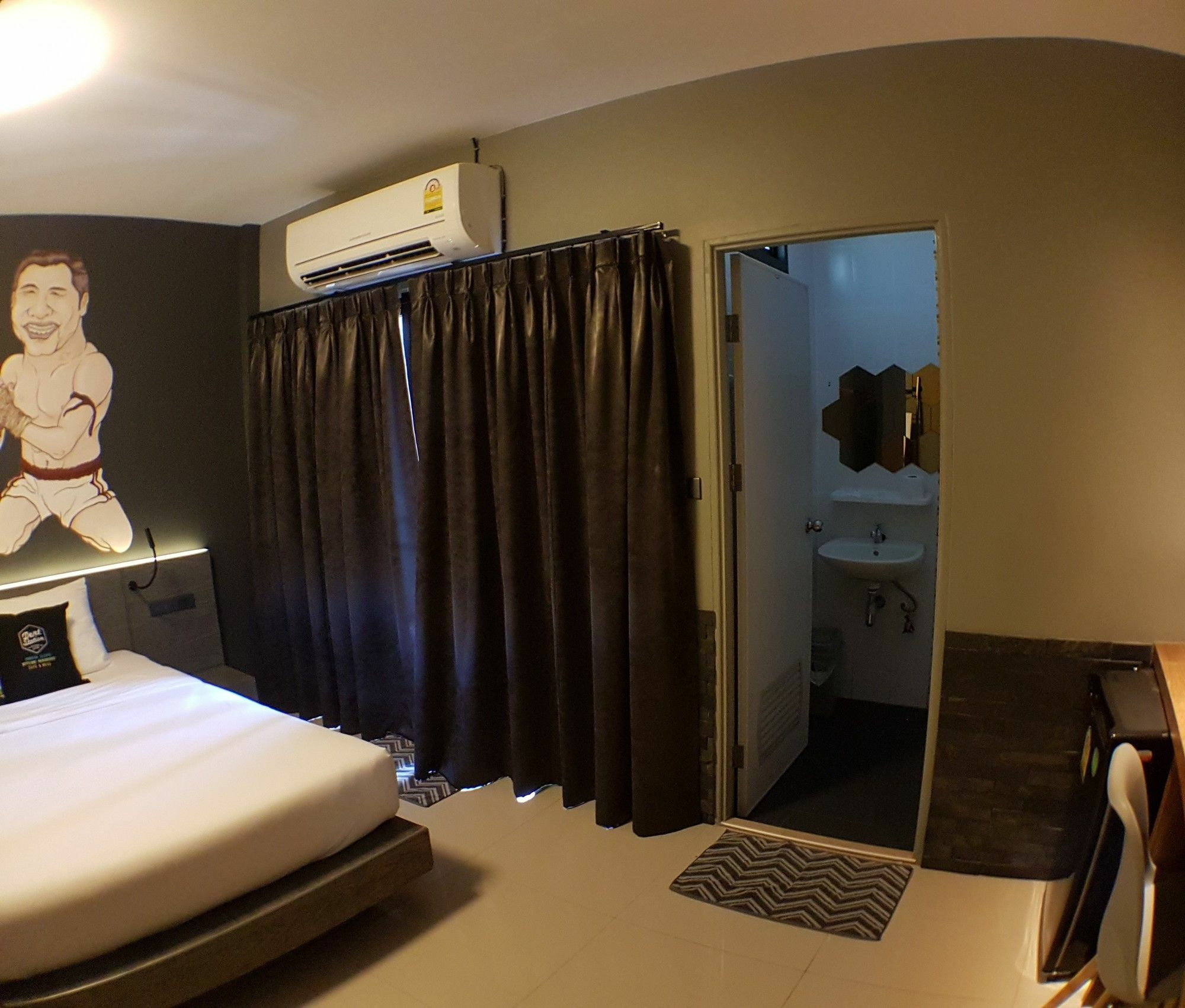 Dent Station Resident Hotel Phuket Exterior foto