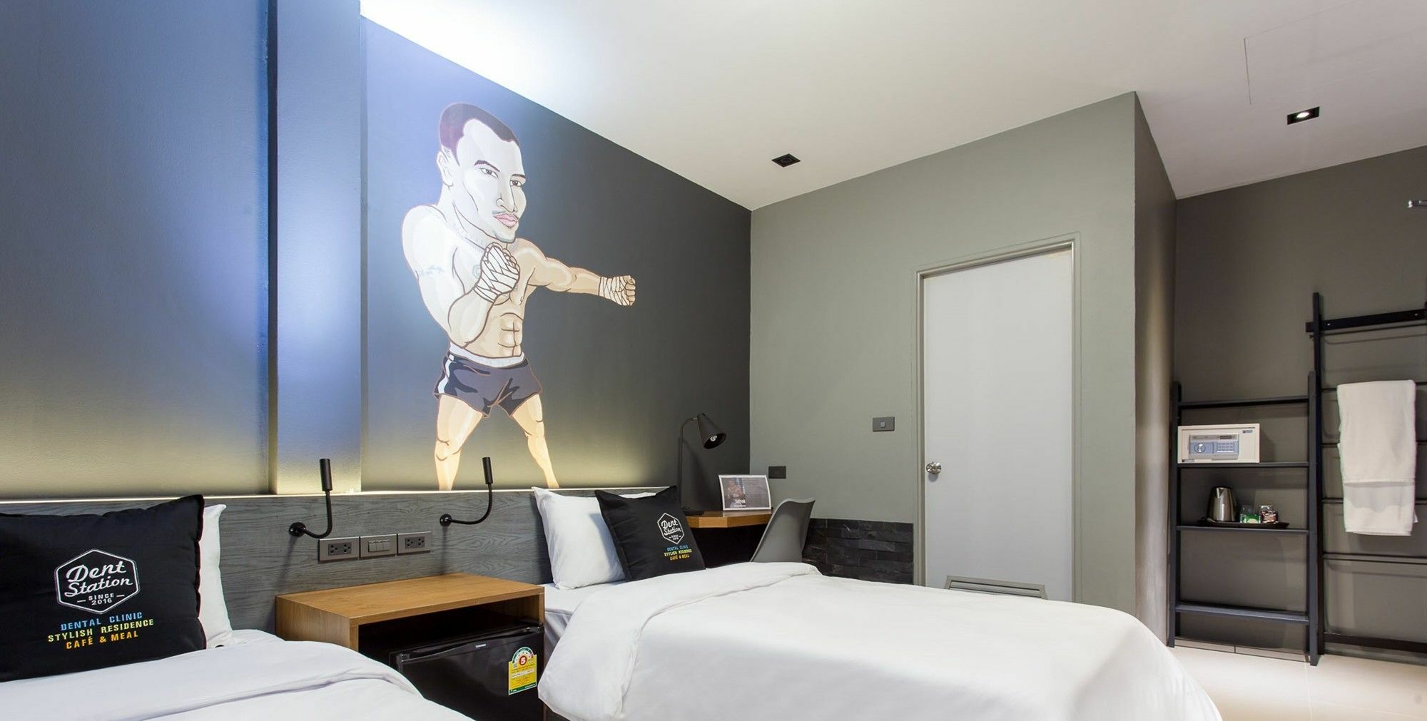 Dent Station Resident Hotel Phuket Exterior foto
