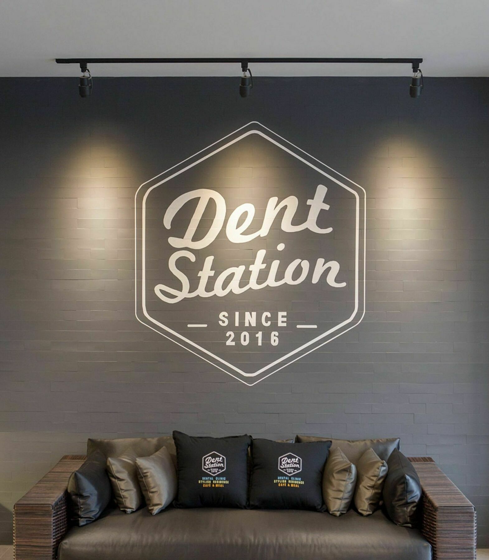 Dent Station Resident Hotel Phuket Exterior foto