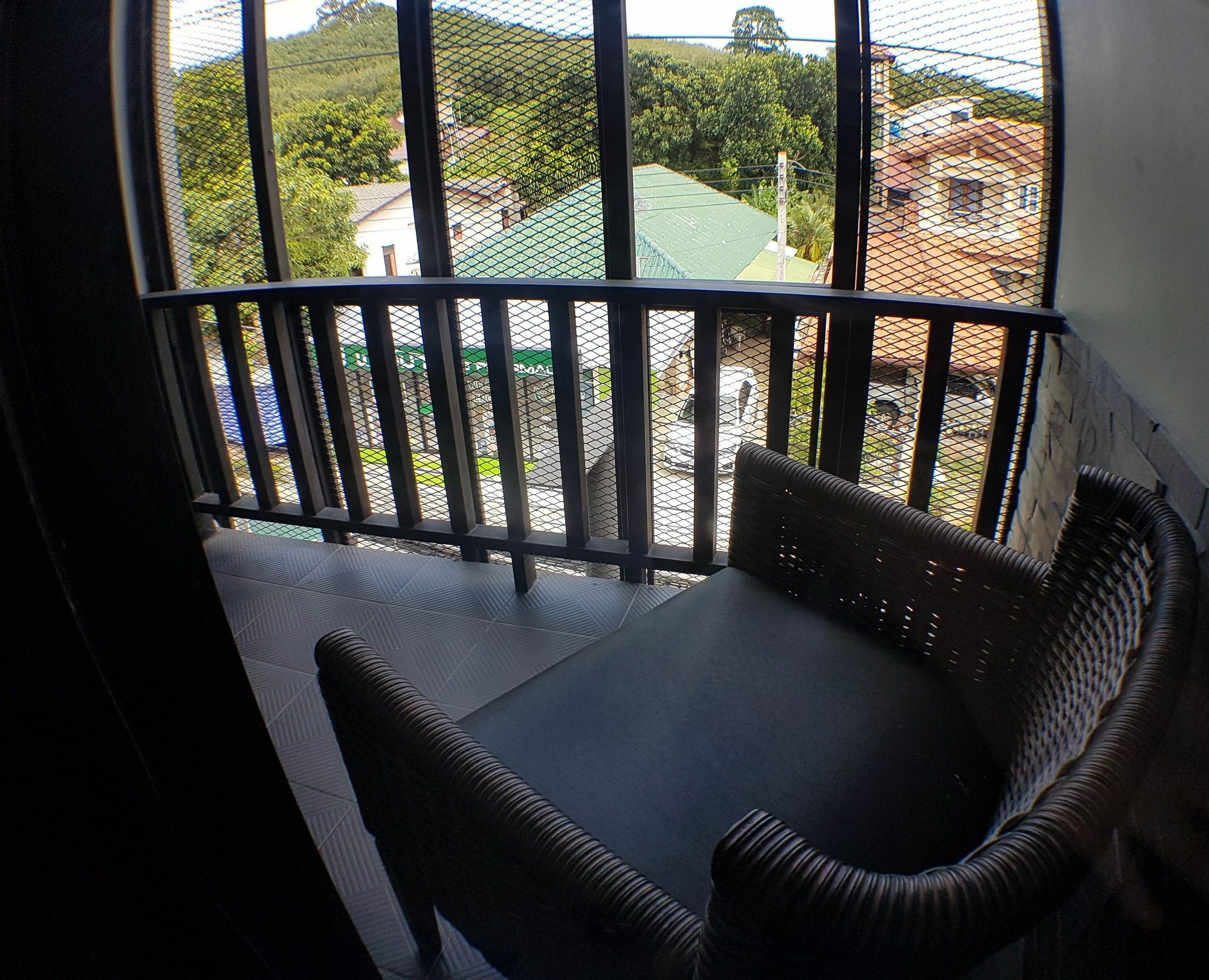 Dent Station Resident Hotel Phuket Exterior foto