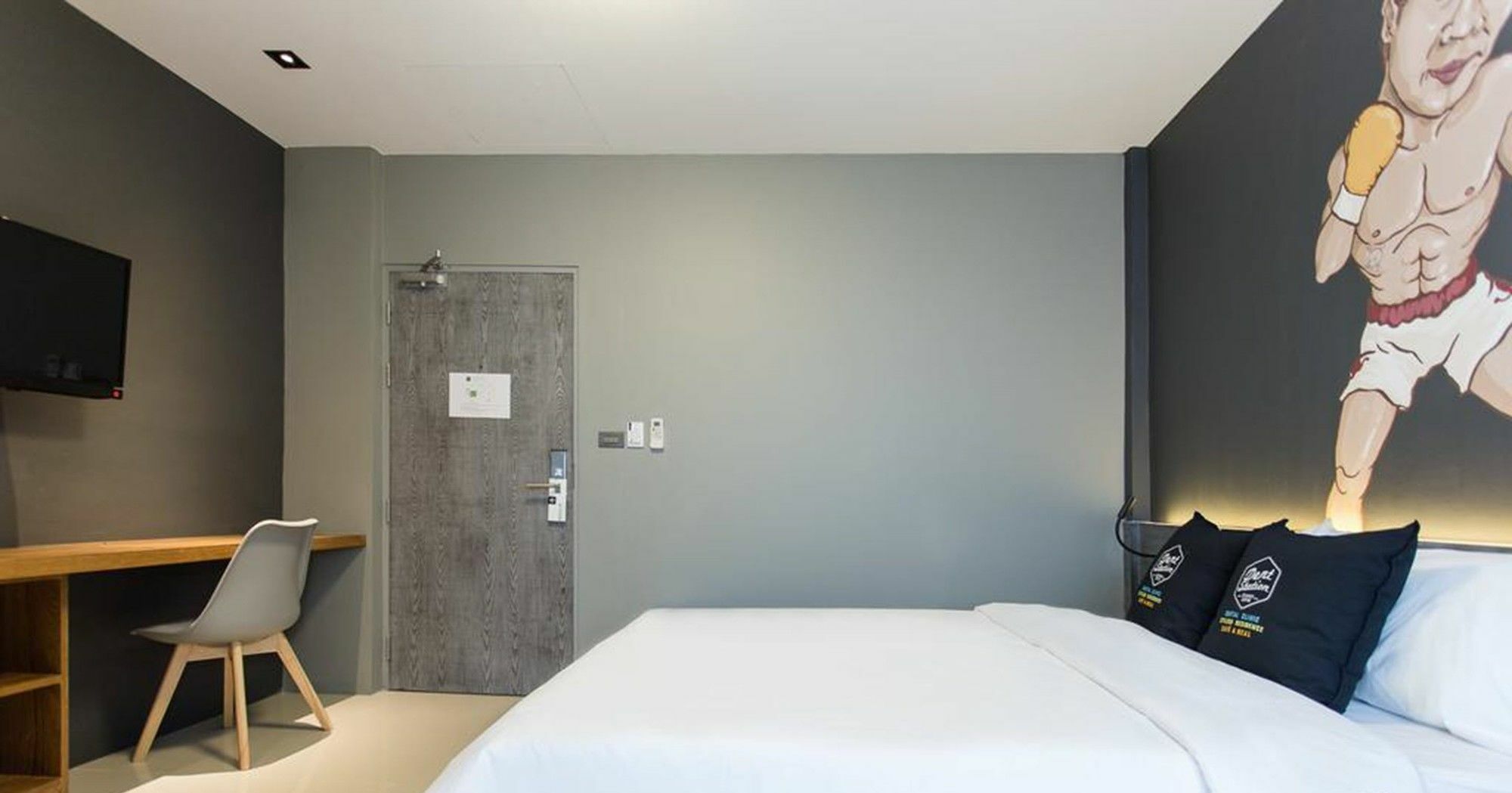 Dent Station Resident Hotel Phuket Exterior foto